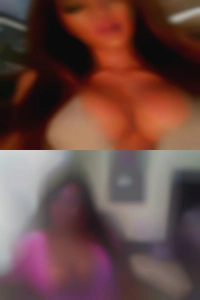Women fuck in swinging club.